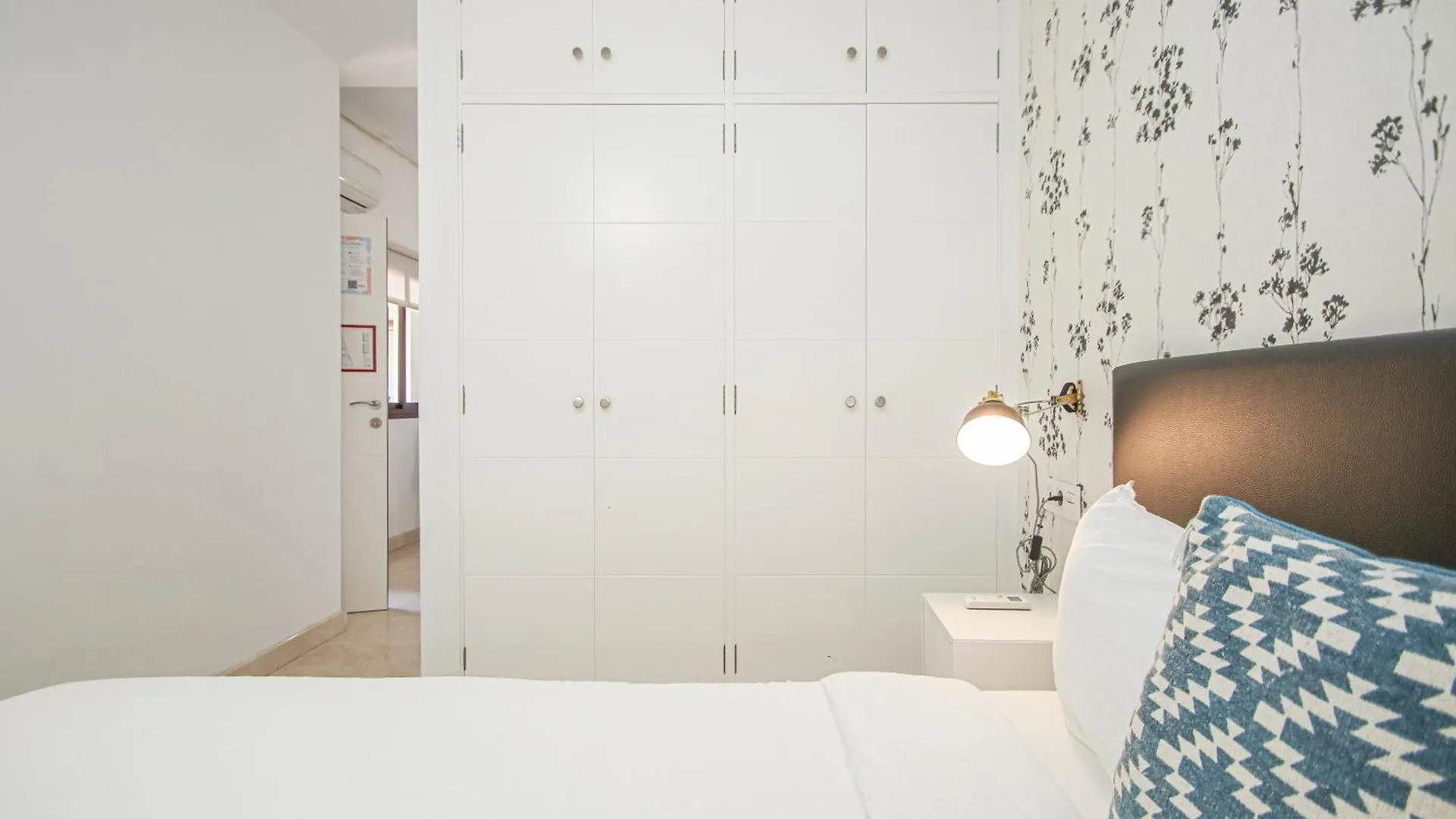 Apartment Charming Apt In The Center - 10M Walk Isla Magica Seville