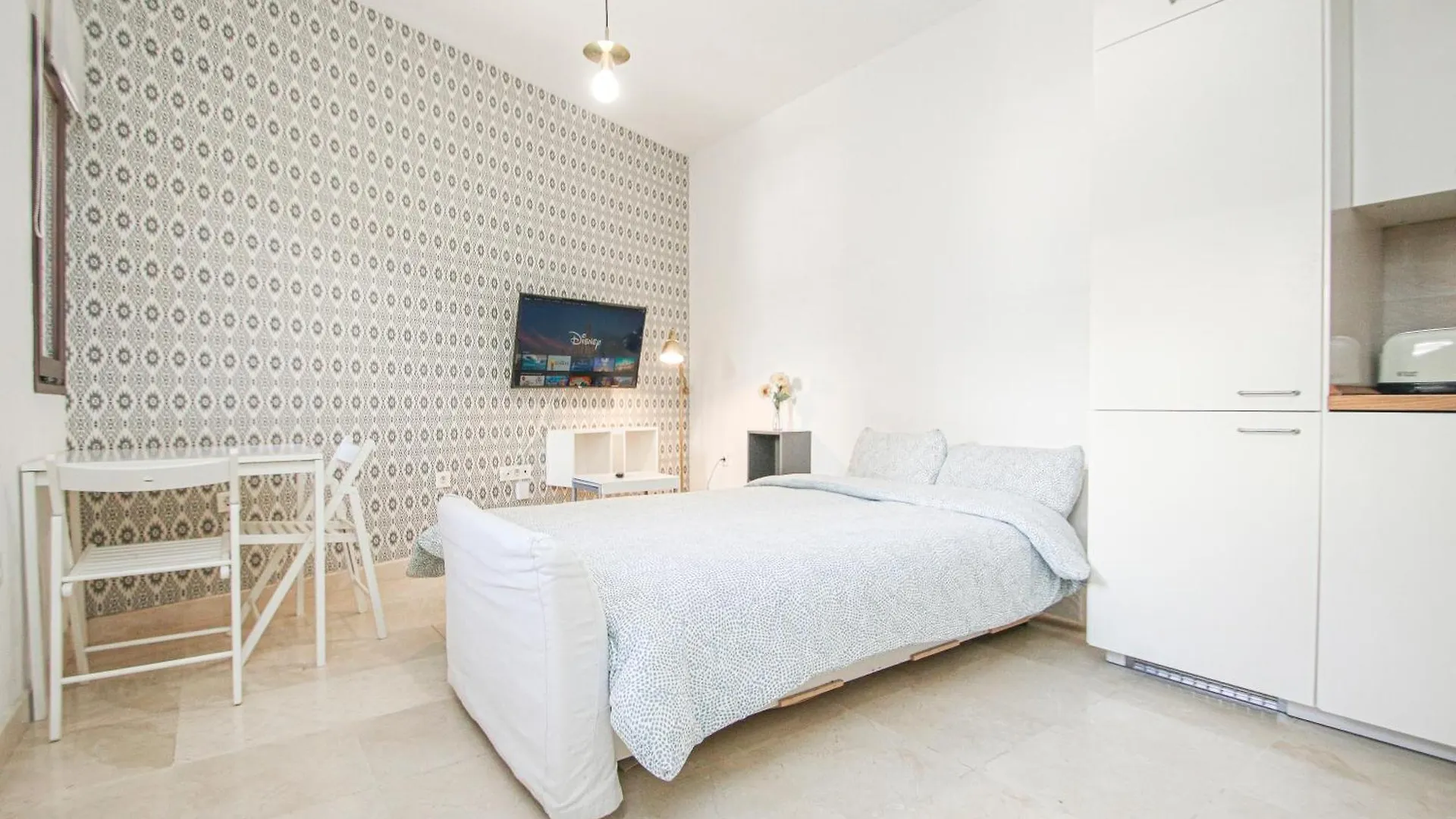 Apartment Charming Apt In The Center - 10M Walk Isla Magica Seville